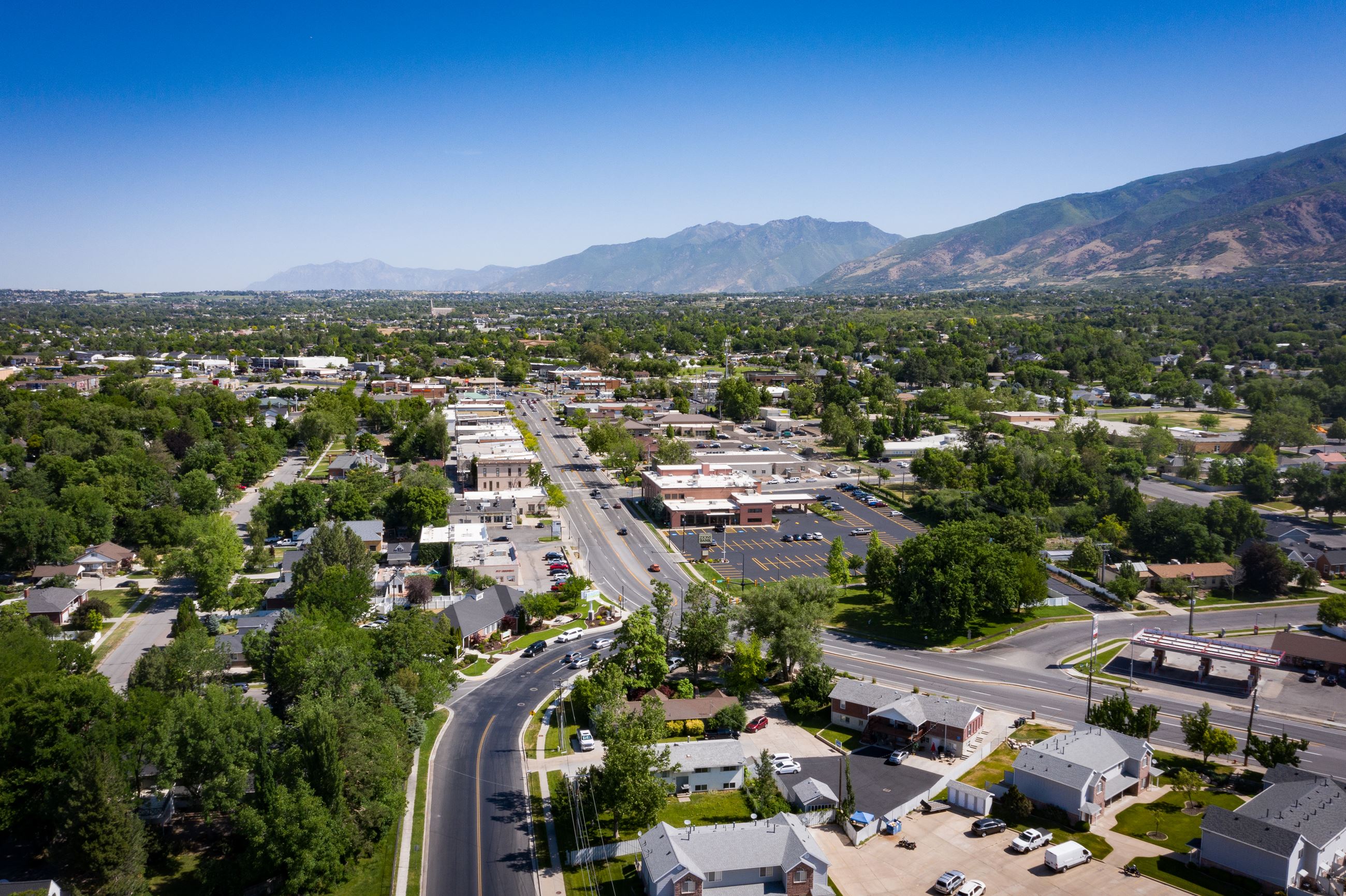 50 West and Main Street, looking north